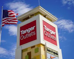 Tanger Outlets_shutterstock_2